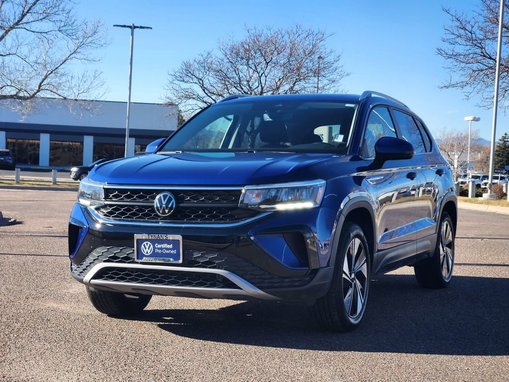 Certified 2024 Volkswagen Taos SE image 4