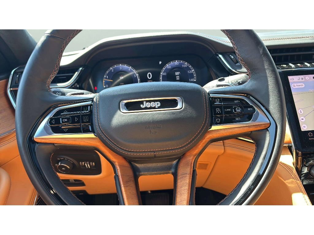 Used 2024 Jeep Grand Cherokee L Summit AWD/4WD image 17