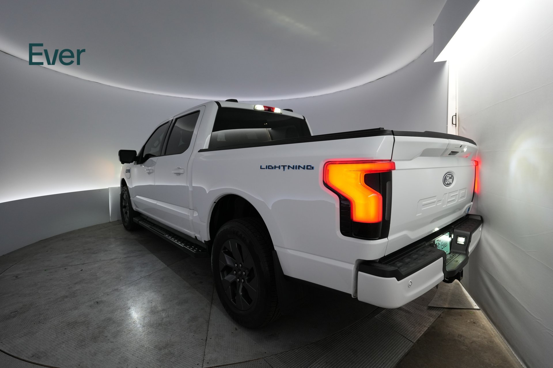 Used 2025 Ford F150 Lightning Flash AWD/4WD image 3