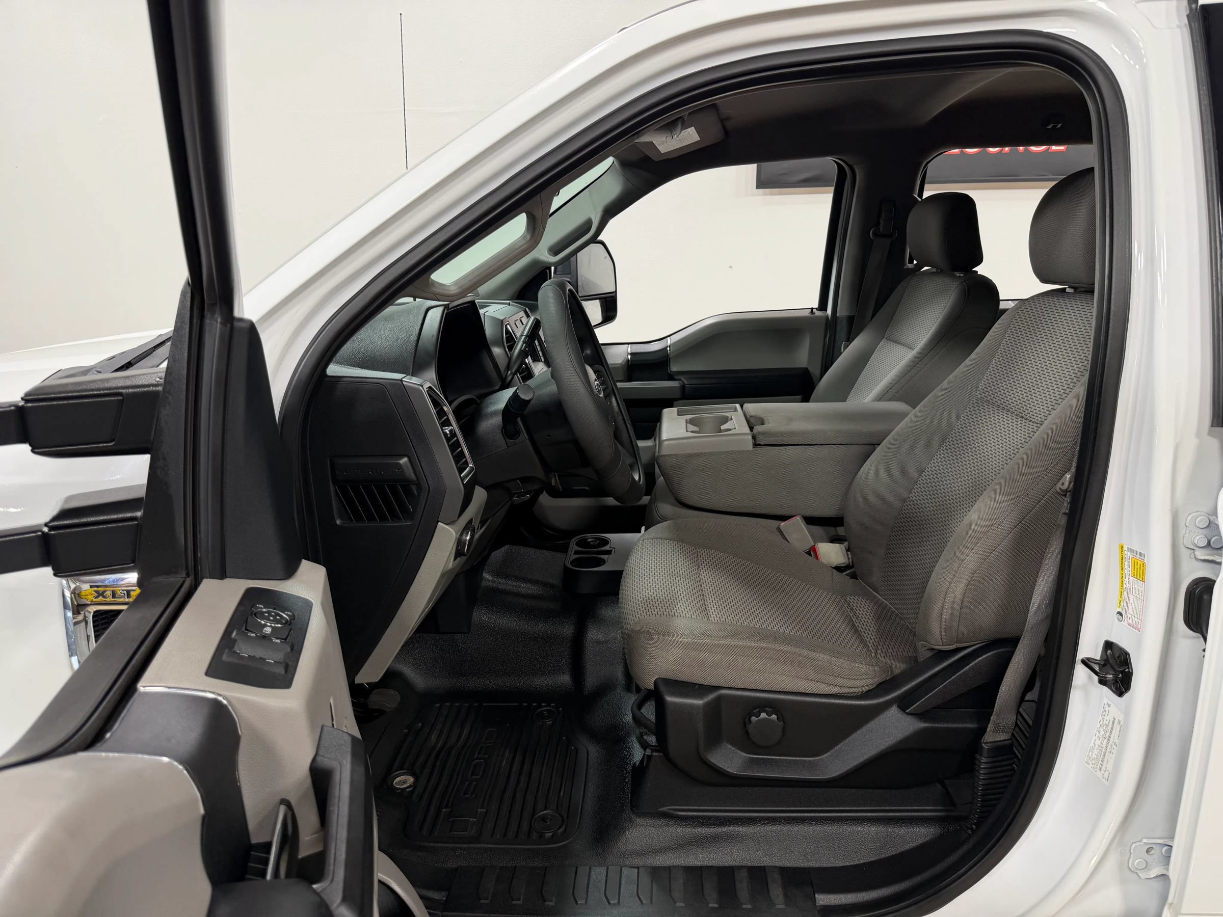 Used 2018 Ford F350 XLT AWD/4WD image 13