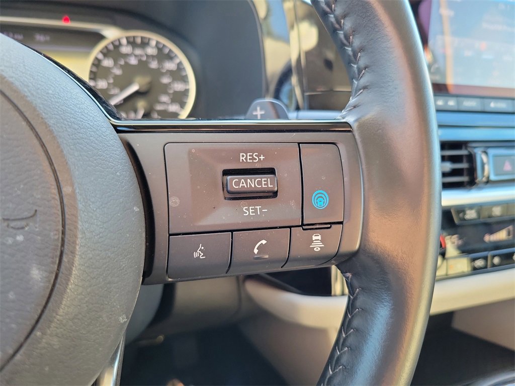 Used 2023 Nissan Pathfinder SV image 25