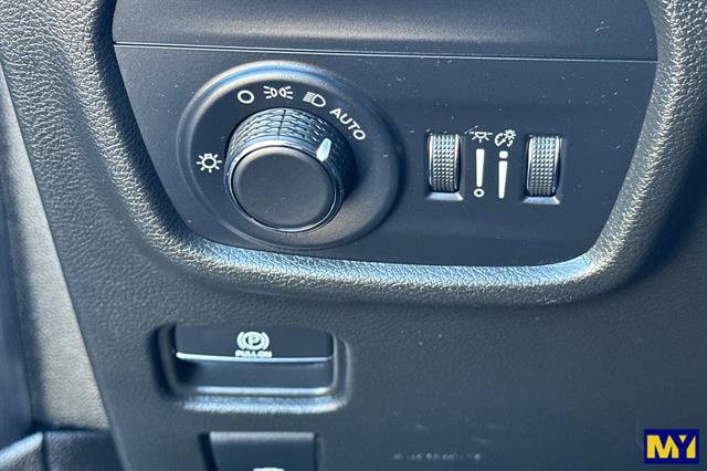 Used 2023 Jeep Grand Cherokee L Laredo w/ Trailer Tow Group (B) image 35