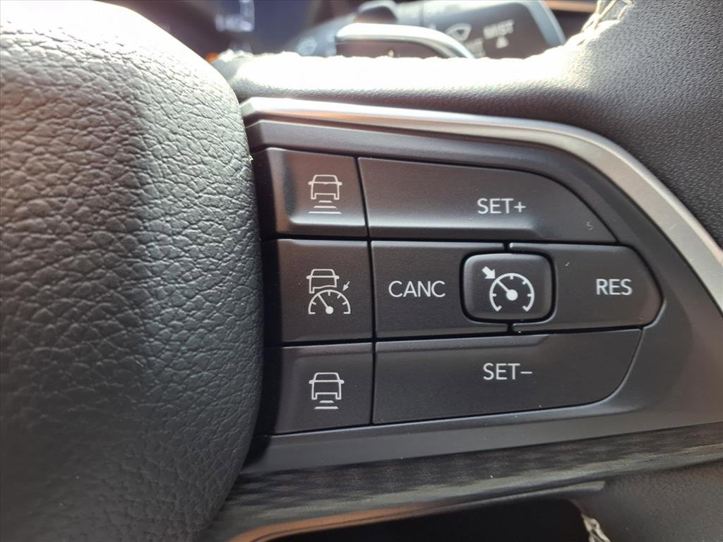 Used 2024 Jeep Grand Cherokee L Laredo image 26