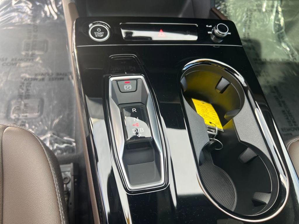 Used 2025 Audi Q6 e-tron Premium w/ Convenience Package image 25