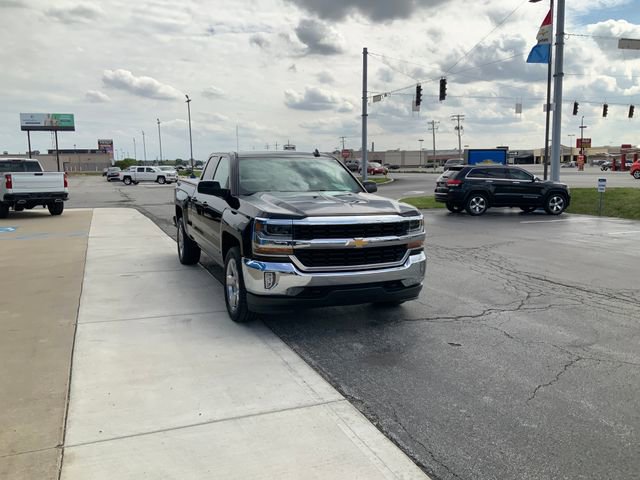 Used 2018 Chevrolet Silverado 1500 LT w/ All Star Edition AWD/4WD image 4
