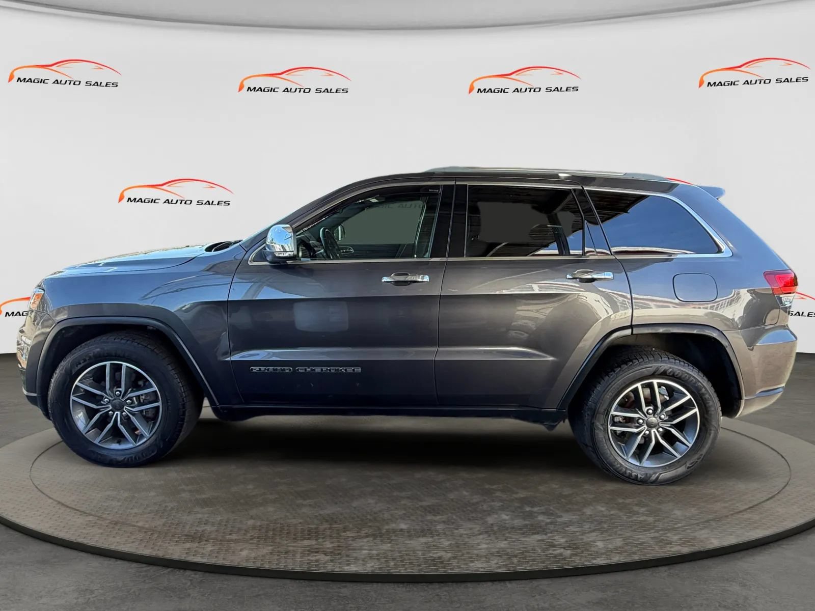 Used 2020 Jeep Grand Cherokee Limited AWD/4WD image 7