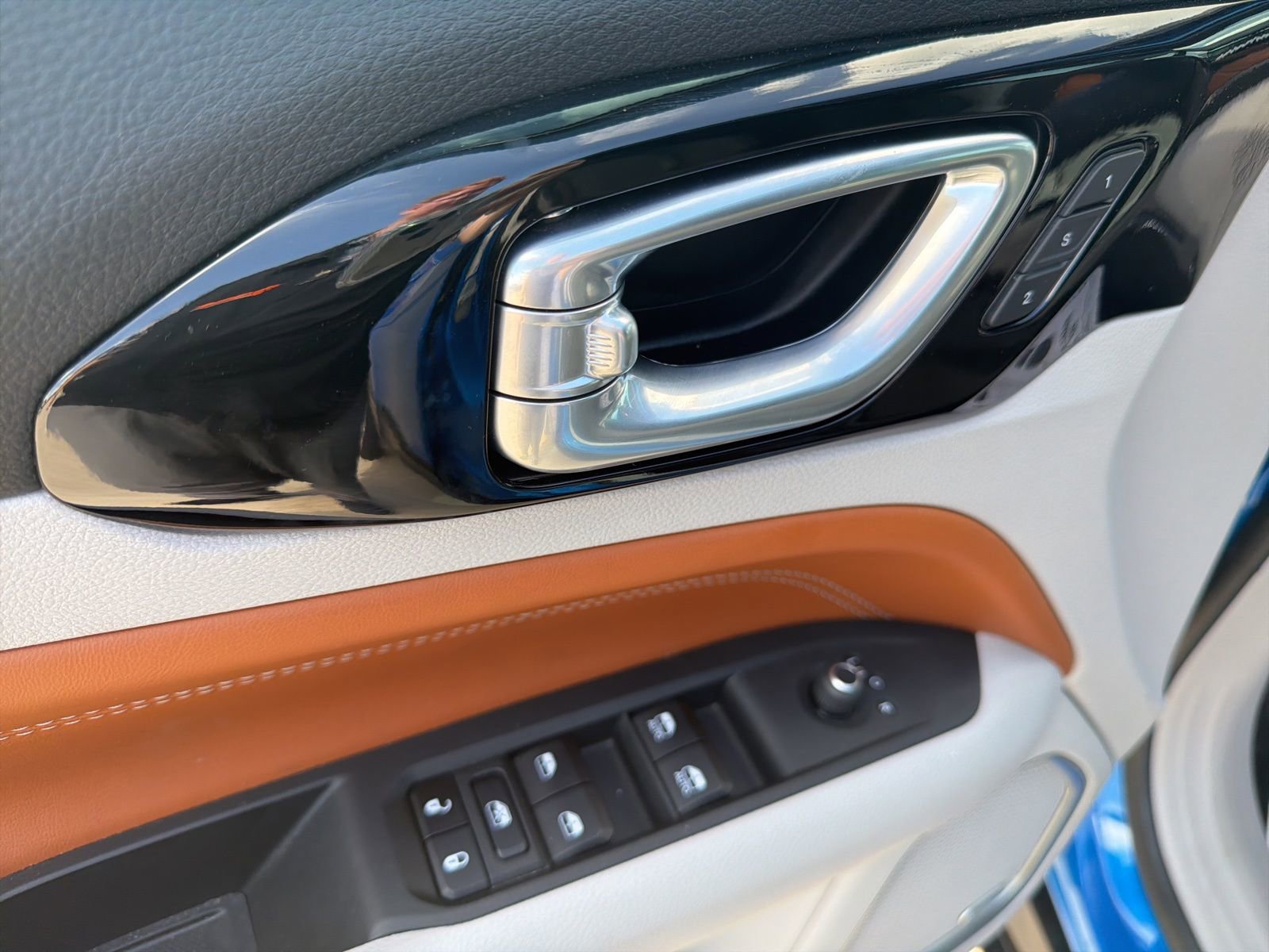 Used 2023 Jeep Compass Limited w/ Elite Group image 11