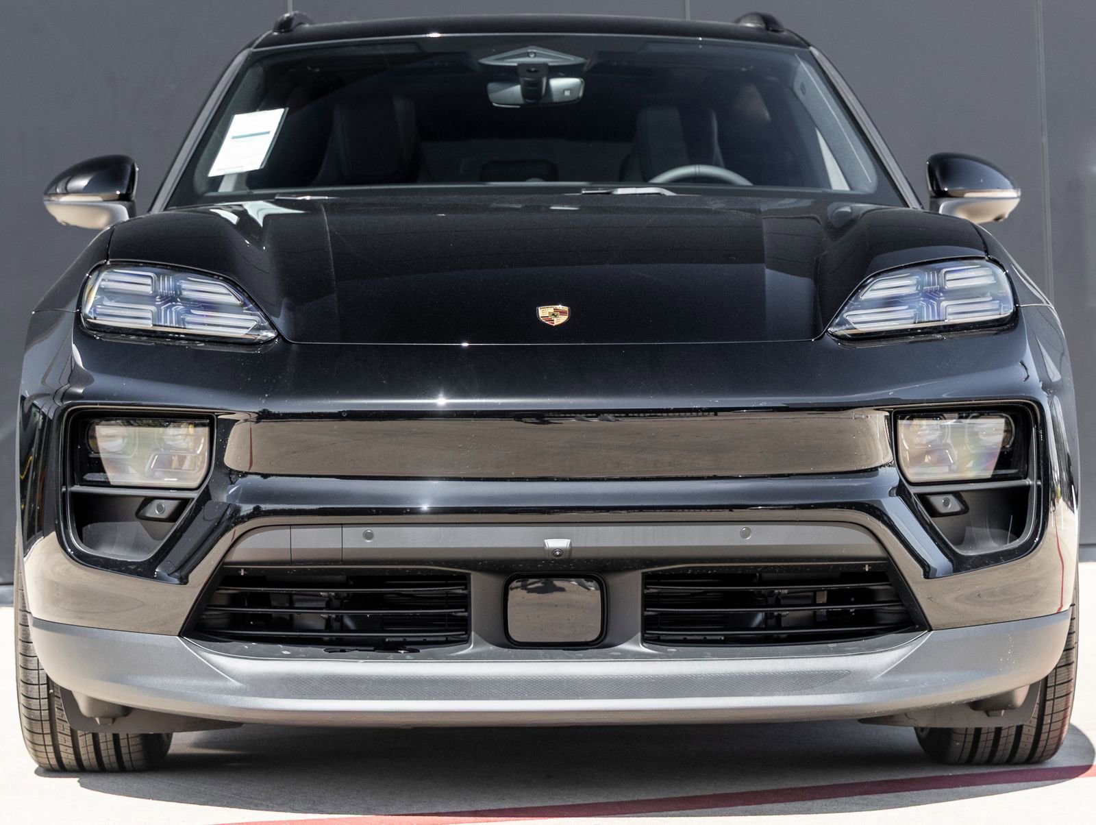 Used 2025 Porsche Macan Electric image 8