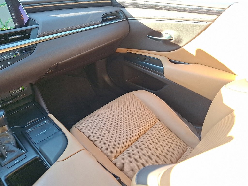 Used 2019 Lexus ES 350 image 16