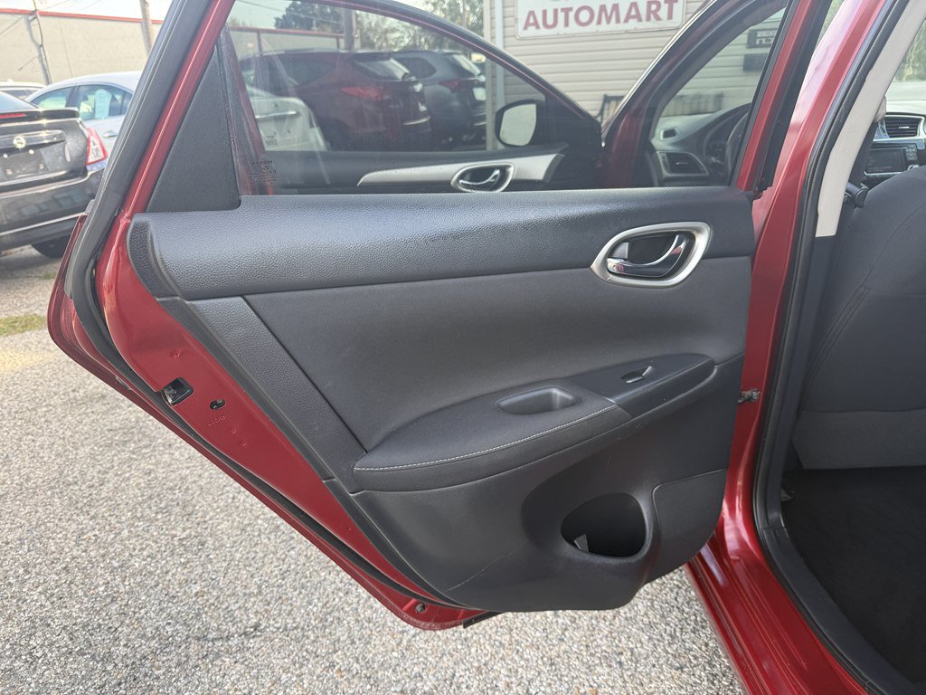 Used 2015 Nissan Sentra SV FWD image 13