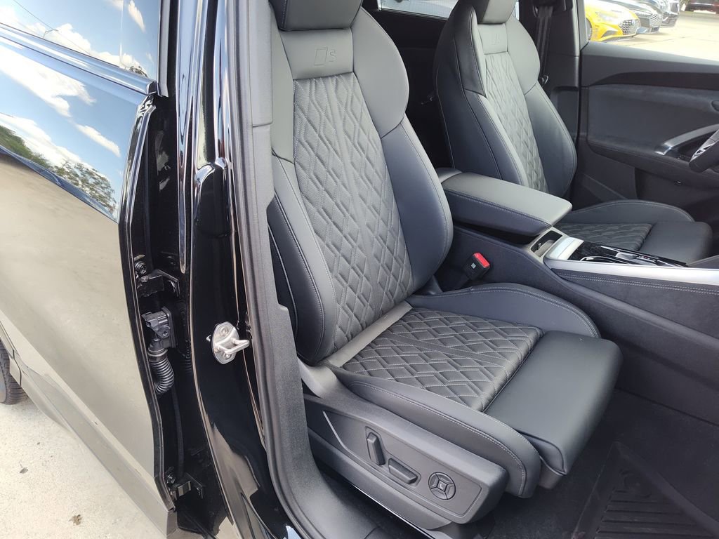 Used 2025 Audi SQ5 Prestige AWD/4WD image 31