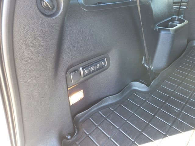 Used 2017 Ford Explorer Limited image 7