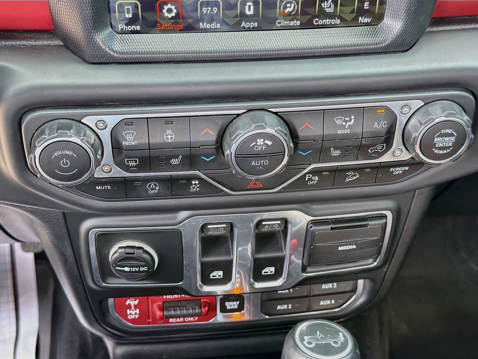 Used 2018 Jeep Wrangler Rubicon AWD/4WD image 30
