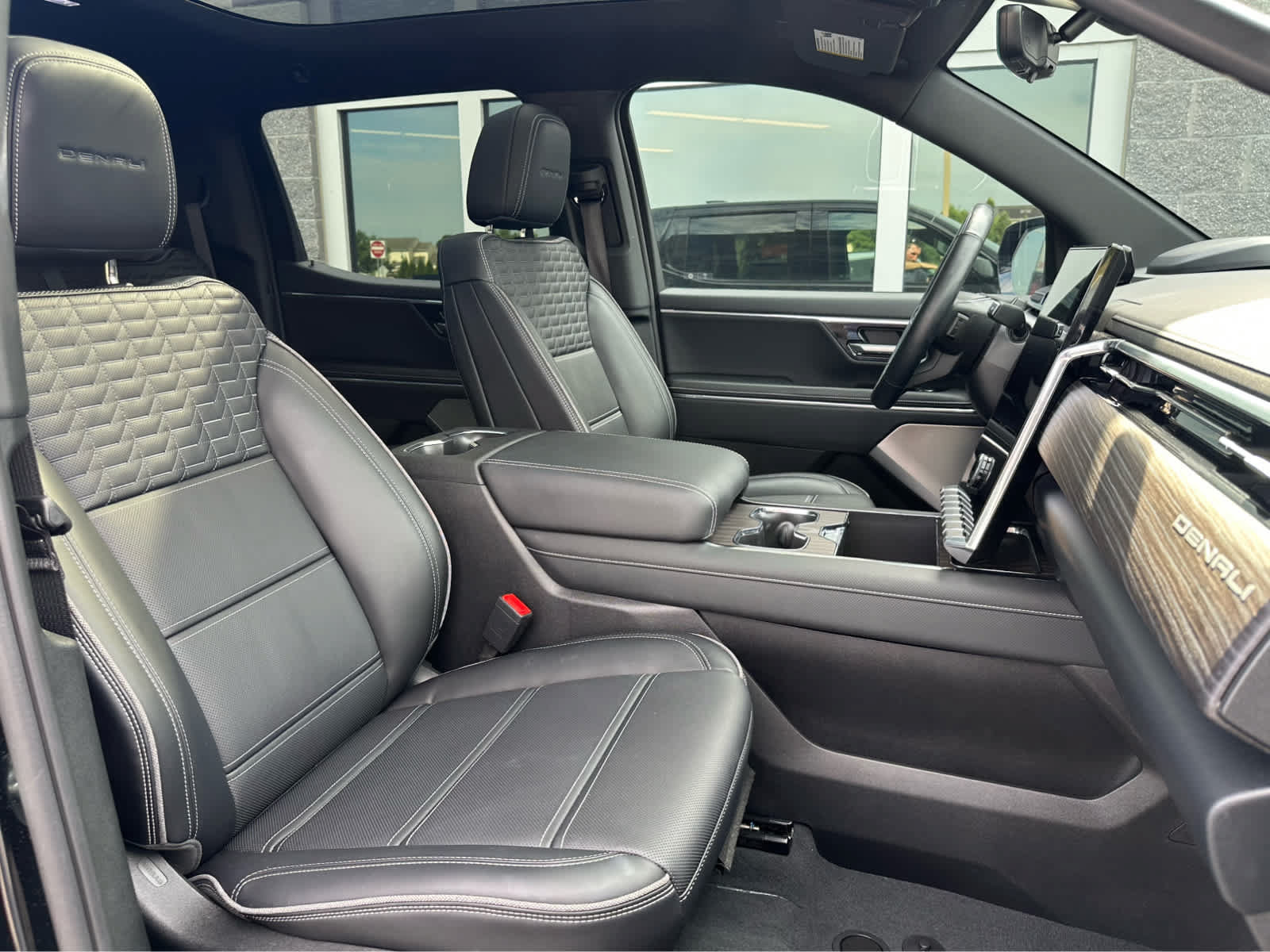 Used 2025 GMC Sierra EV Denali AWD/4WD image 17
