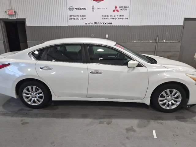 Used 2013 Nissan Altima 2.5 S FWD image 2