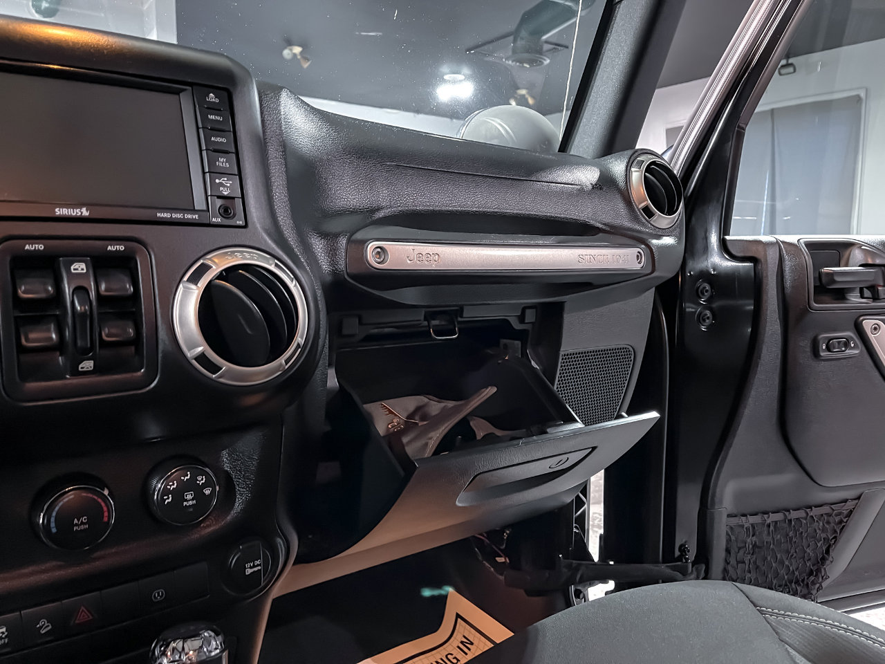 Used 2018 Jeep Wrangler Unlimited Sahara image 25