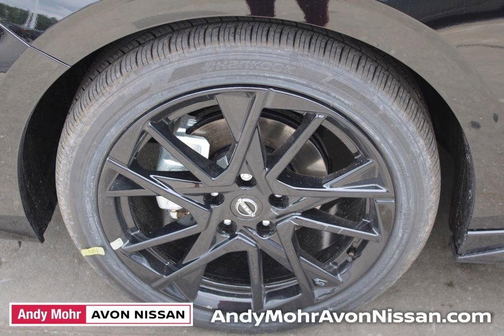 New 2025 Nissan Sentra SR w/ Midnight Edition image 6