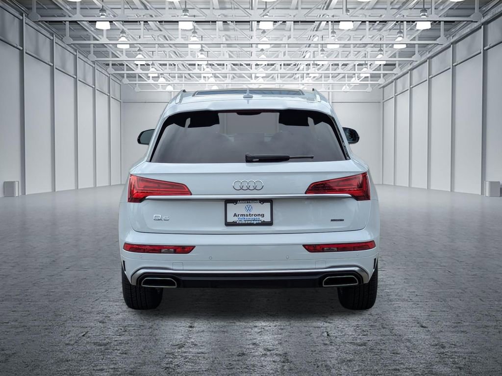 Used 2023 Audi Q5 2.0T Premium w/ Convenience Package AWD/4WD image 4