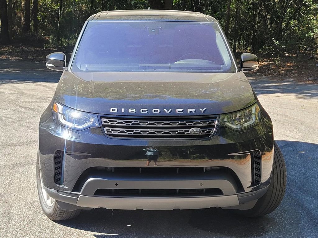 Used 2020 Land Rover Discovery SE image 2