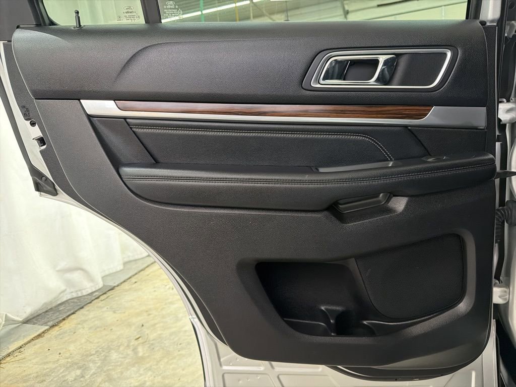 Used 2016 Ford Explorer Limited w/ Equipment Group 301A FWD image 25