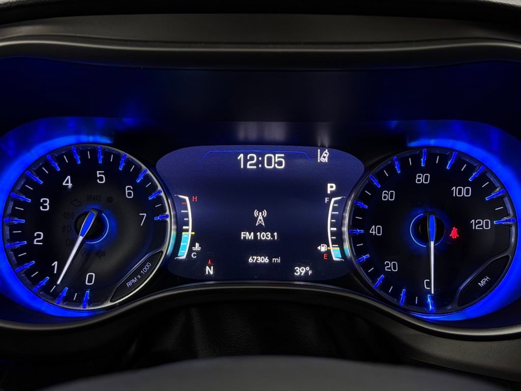 Used 2020 Chrysler Pacifica Touring-L Plus w/ Tire & Wheel Group image 16