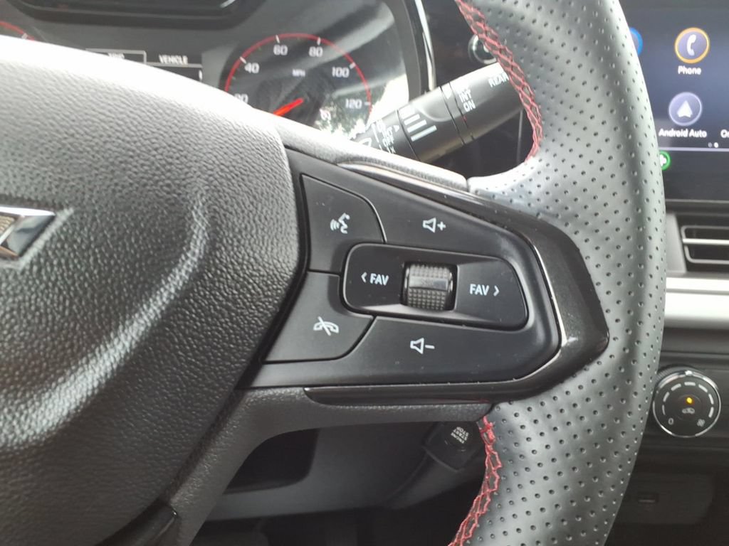 Used 2024 Chevrolet Trax RS w/ Driver Confidence Package FWD image 15