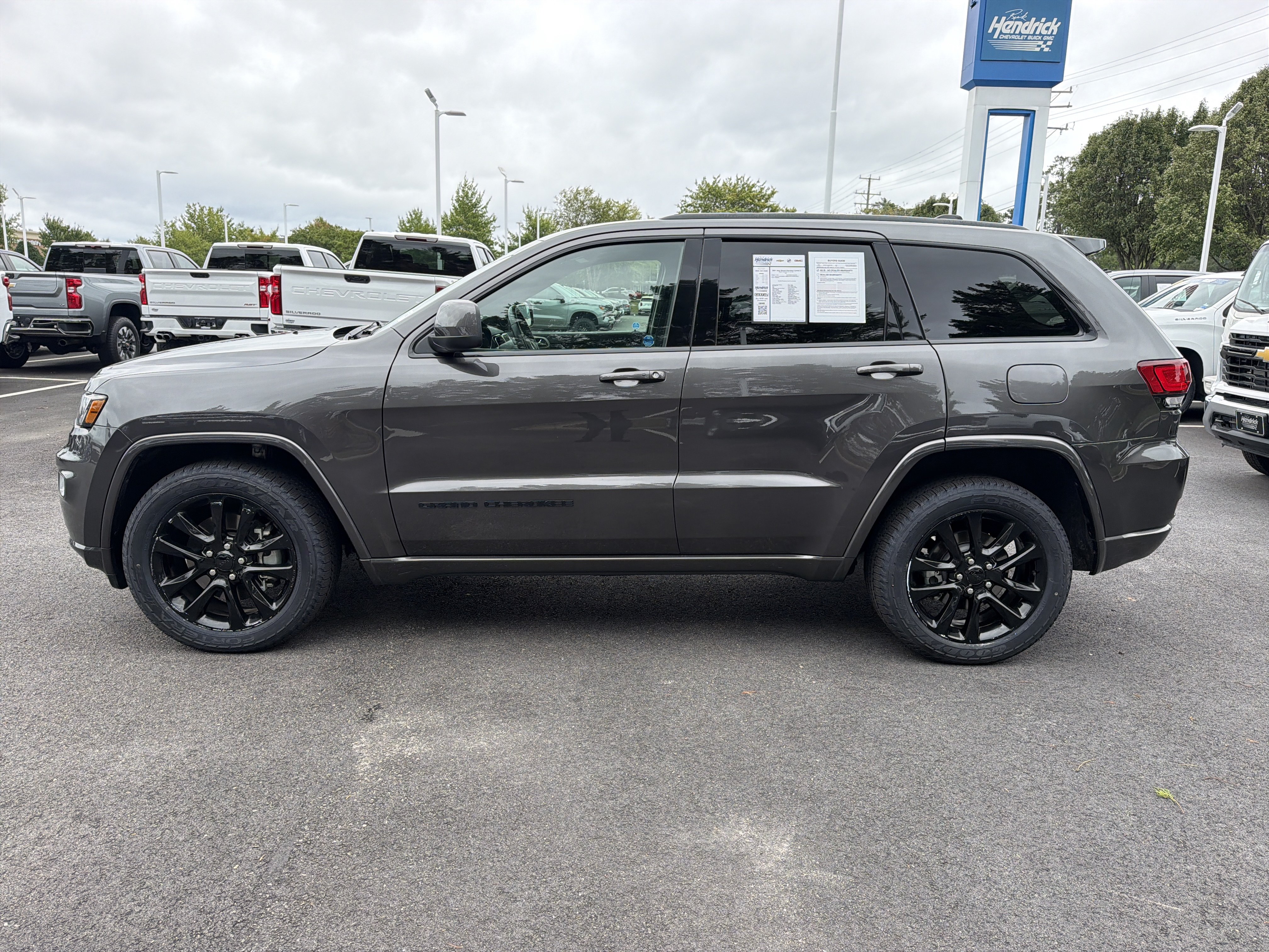 Used 2021 Jeep Grand Cherokee Laredo X AWD/4WD image 7