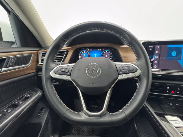 Used 2024 Volkswagen Atlas SE w/ Panoramic Sunroof Package FWD image 23