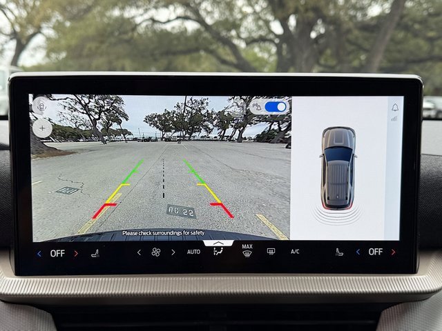 Used 2025 Ford Explorer Active image 14