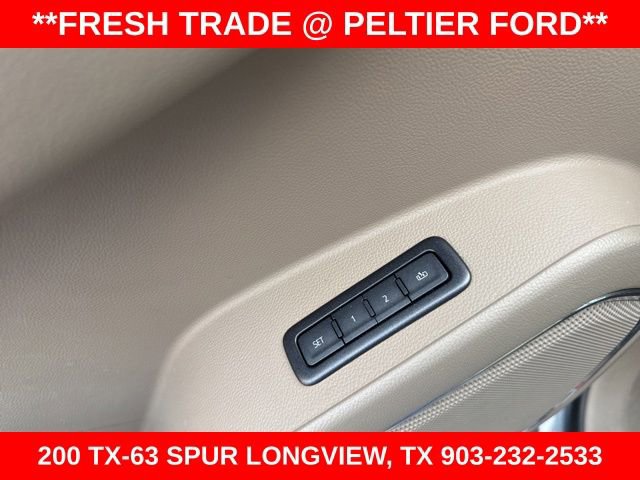 Used 2018 Chevrolet Suburban LT image 18