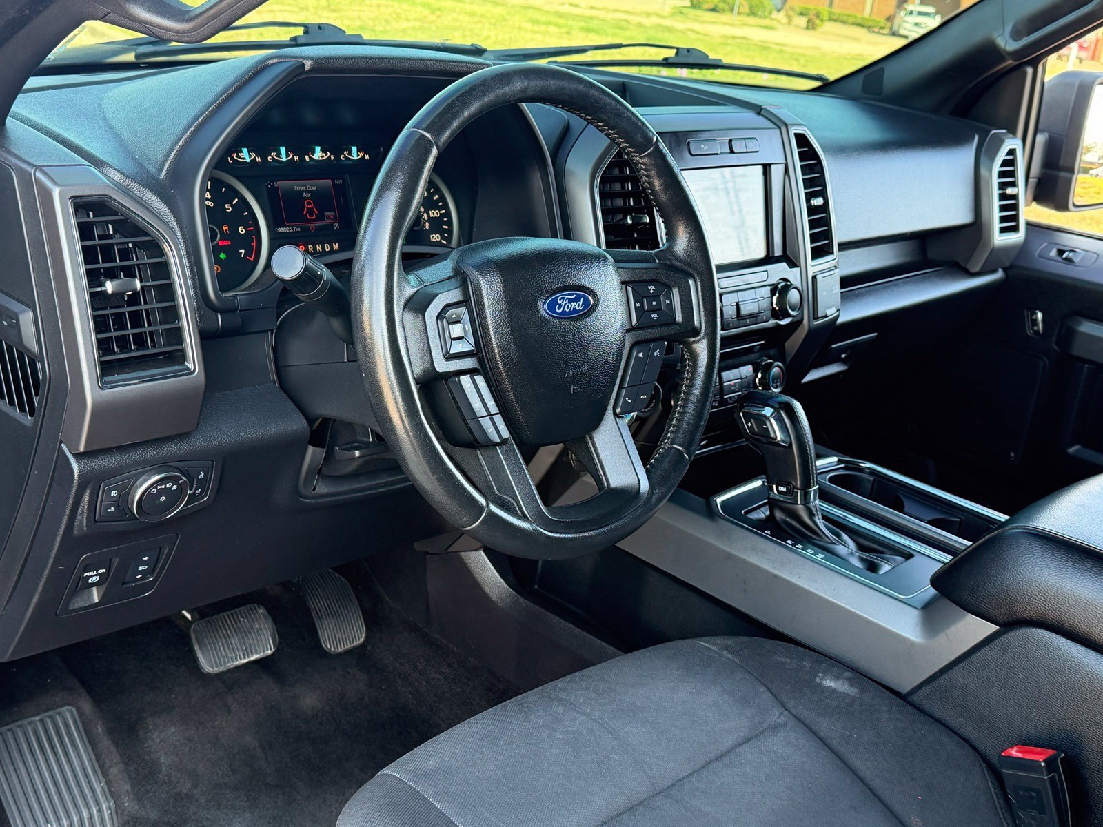 Used 2018 Ford F150 XLT w/ Equipment Group 302A Luxury AWD/4WD image 18