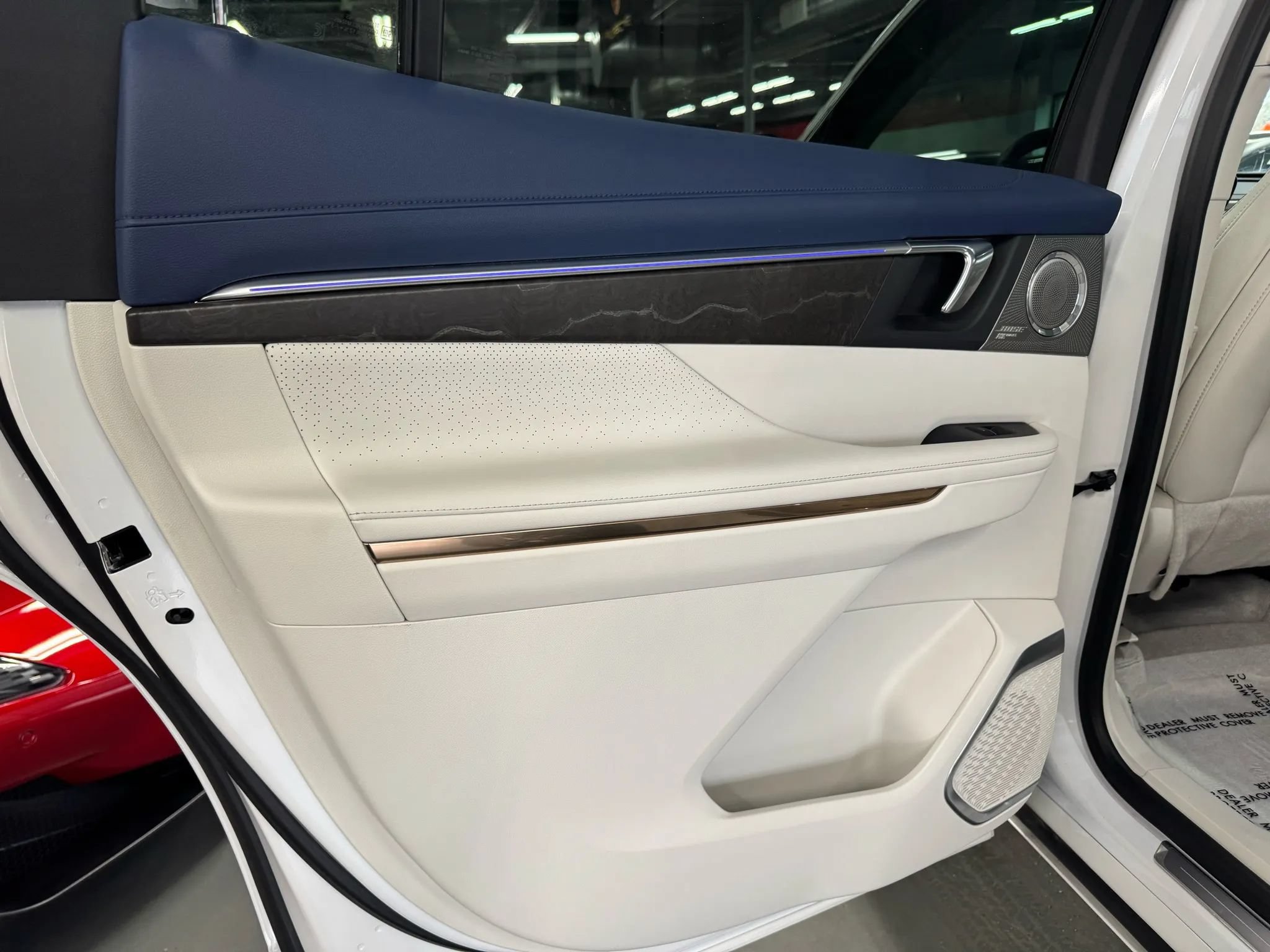 Used 2025 Buick Enclave Avenir w/ LPO, Floor Liner Package FWD image 21
