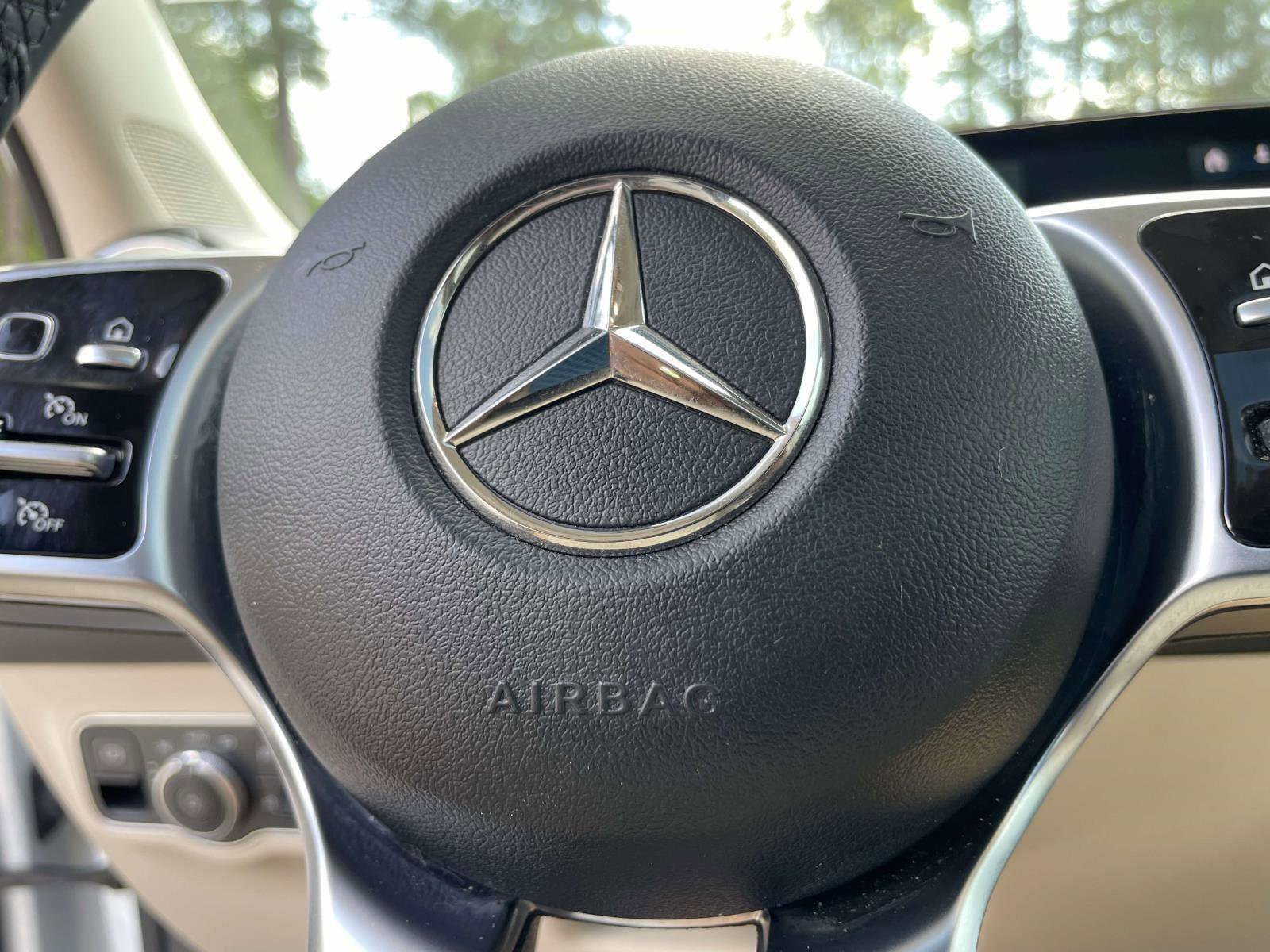 Used 2022 Mercedes-Benz GLB 250 4MATIC w/ Premium Package Lite image 15