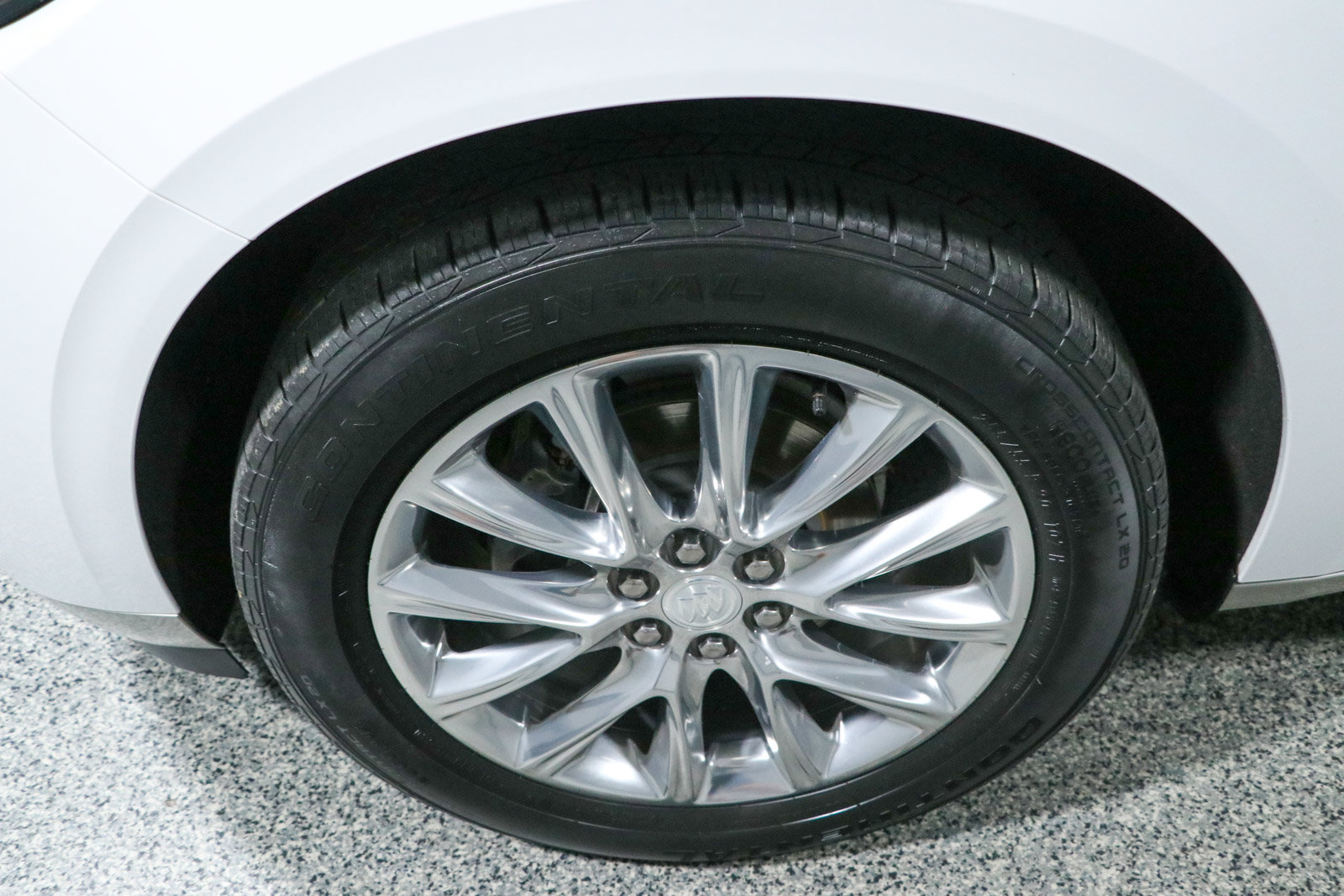 Used 2020 Buick Enclave Premium w/ Sun and Sites Package FWD image 11