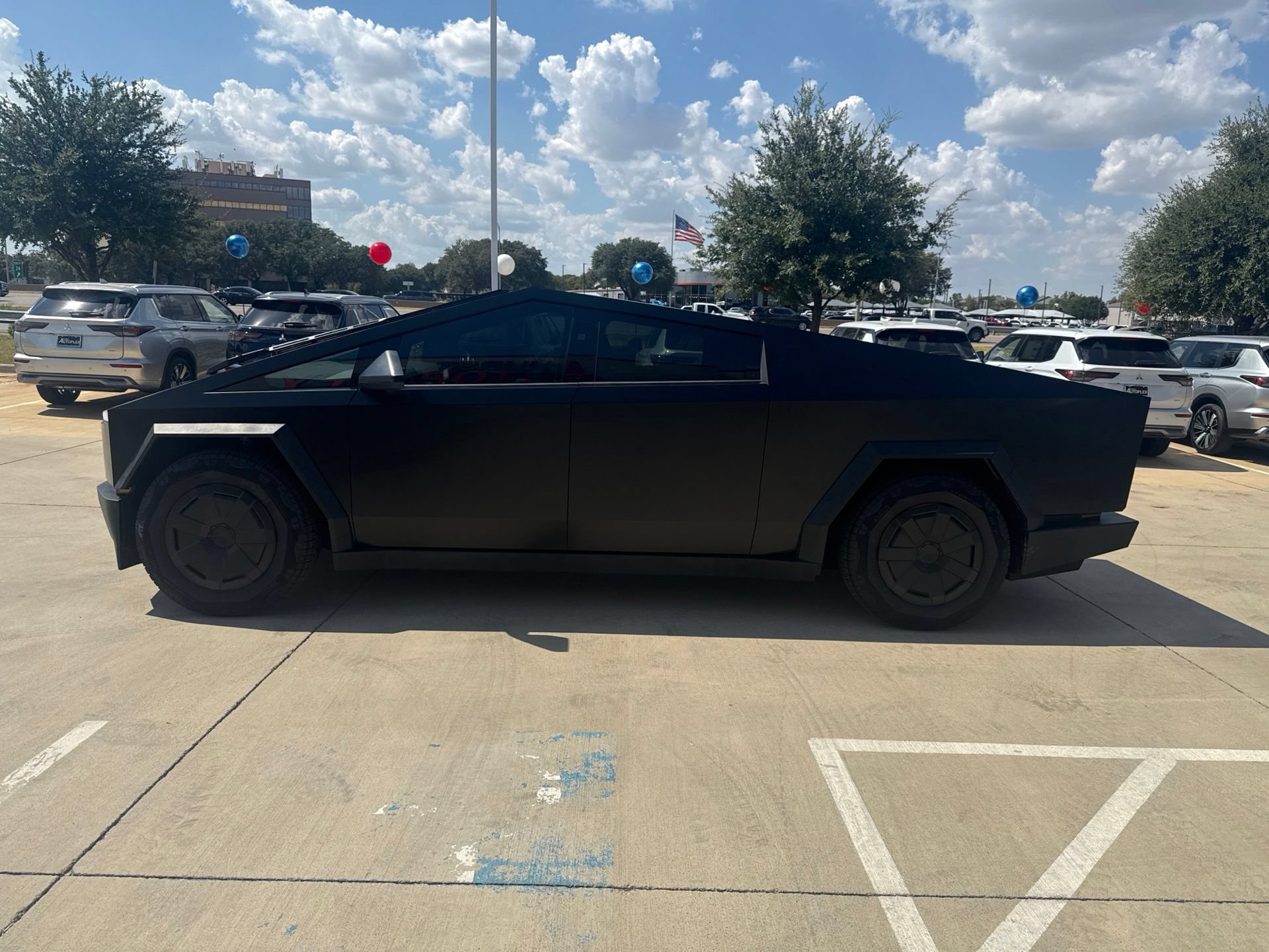 Used 2024 Tesla Cybertruck AWD Crew Cab image 3