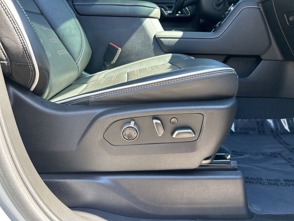 Used 2024 GMC Sierra 2500 AT4X image 40