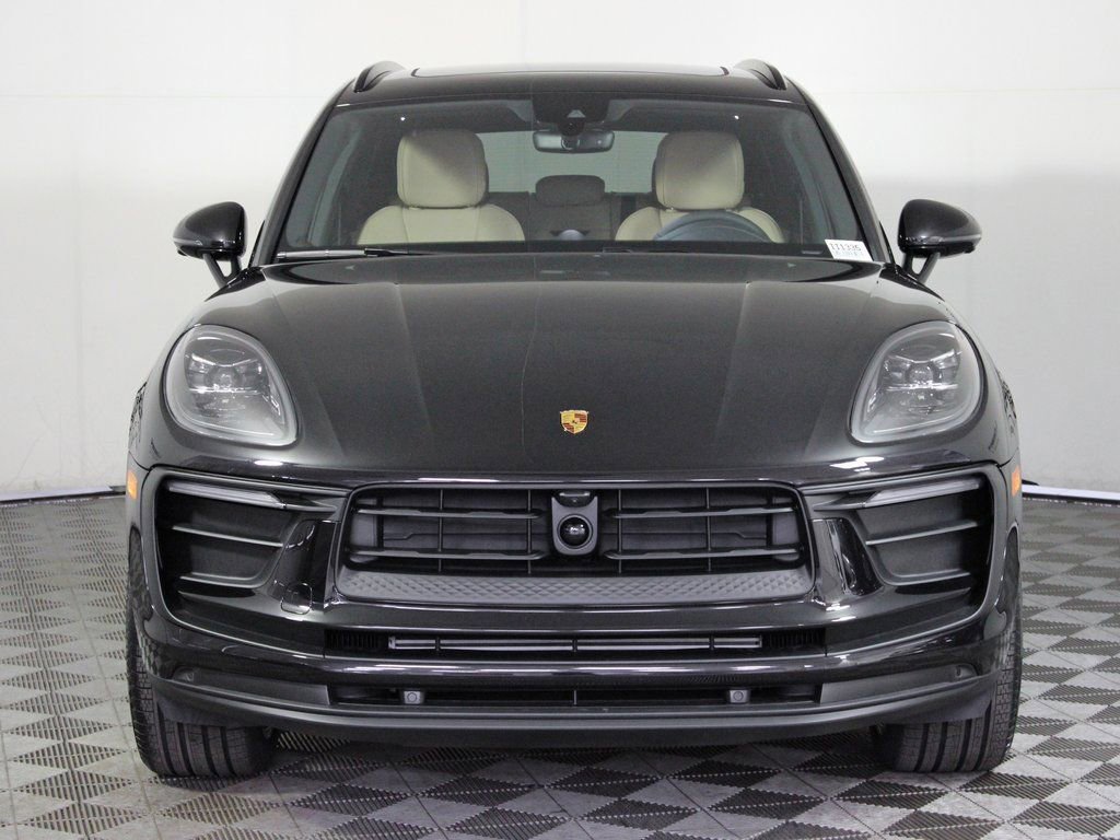Certified 2025 Porsche Macan image 10