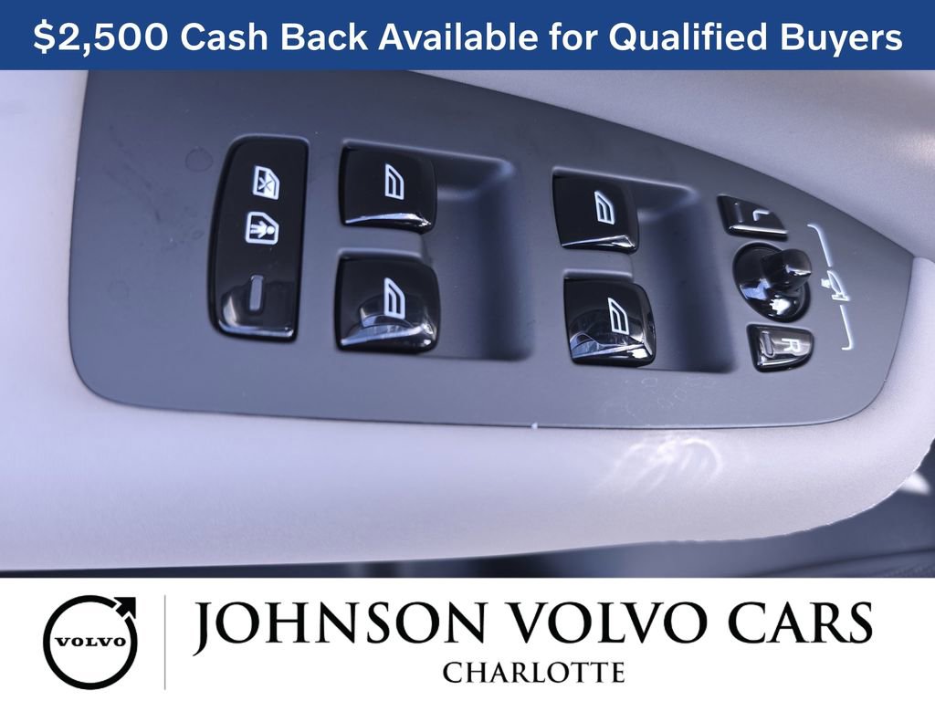 New 2026 Volvo XC90 B6 Plus w/ Protection Package Premier image 32