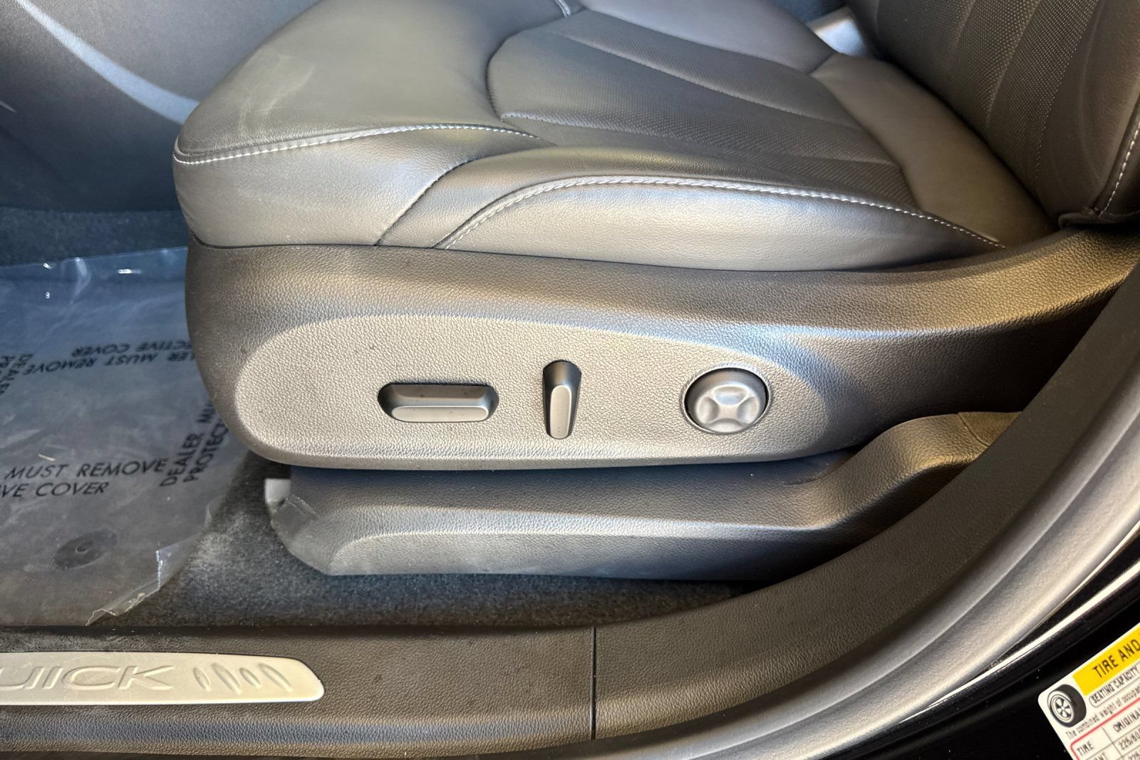 Certified 2020 Buick Envision Essence w/ LPO, Cargo Package FWD image 12