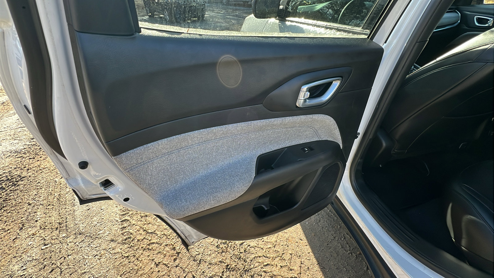 Used 2024 Jeep Compass Latitude image 22