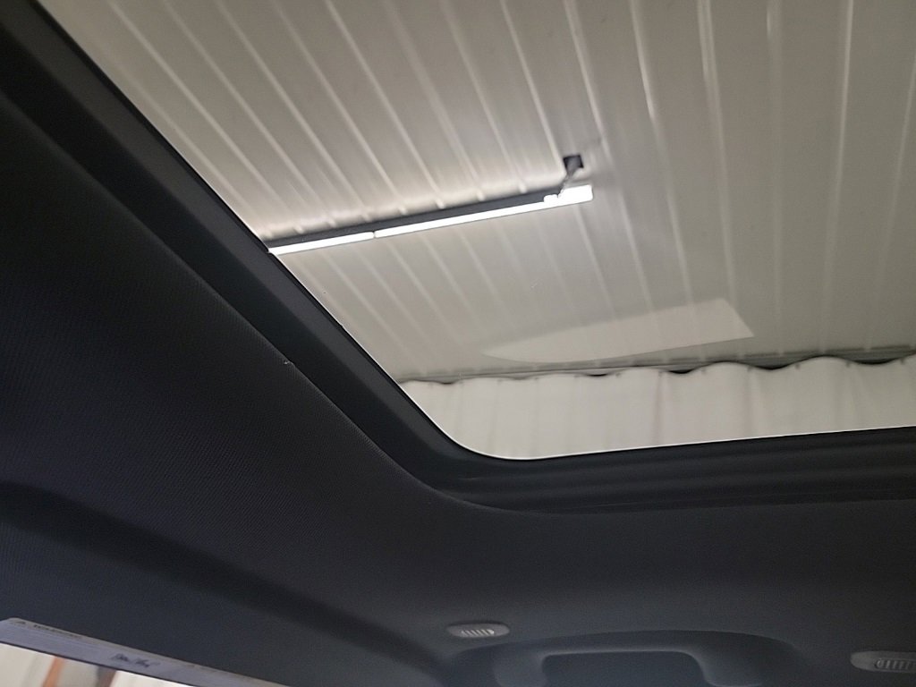 New 2025 Jeep Grand Cherokee L Limited w/ Luxury Tech Group II image 26