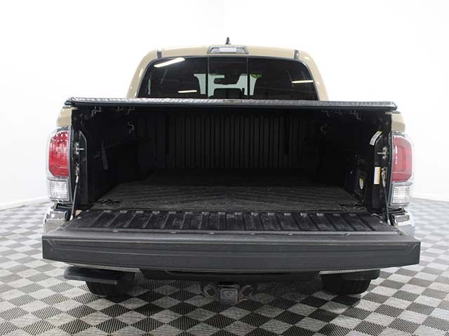 Certified 2020 Toyota Tacoma TRD Off-Road AWD/4WD image 14