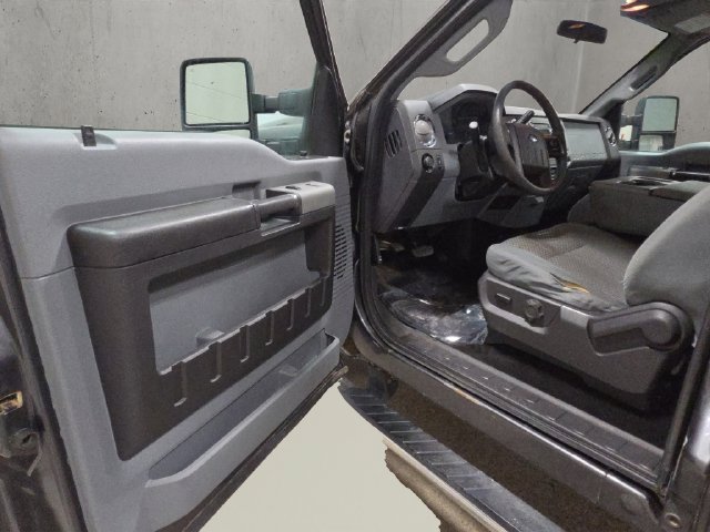 Used 2015 Ford F250 XLT w/ XLT Interior Package AWD/4WD image 8