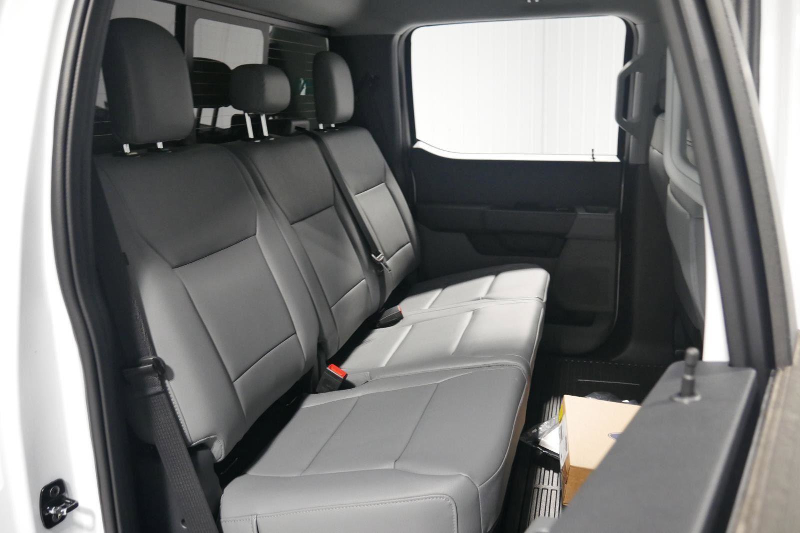 New 2026 Ford F550 4x4 Crew Cab image 59