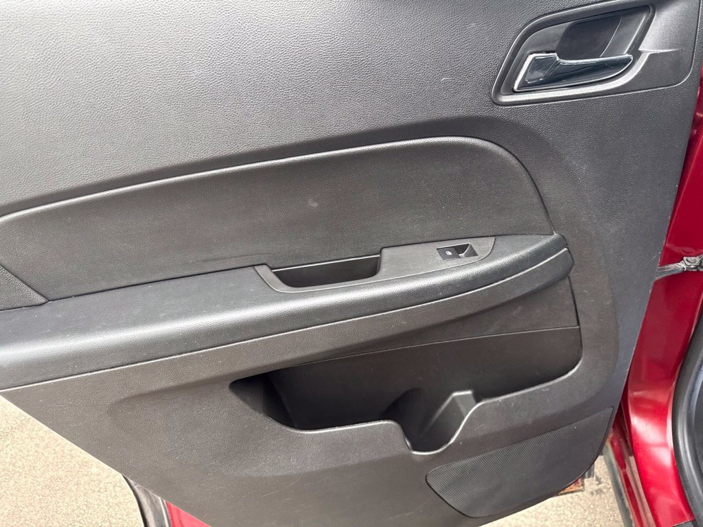 Used 2012 Chevrolet Equinox LT FWD image 25