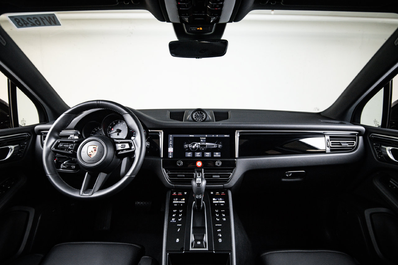 Certified 2026 Porsche Macan S AWD/4WD image 25