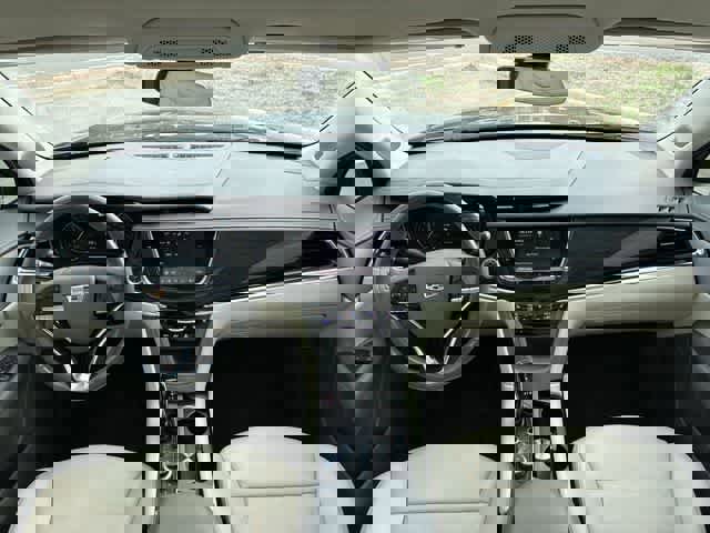 Used 2021 Cadillac XT6 Premium Luxury image 16