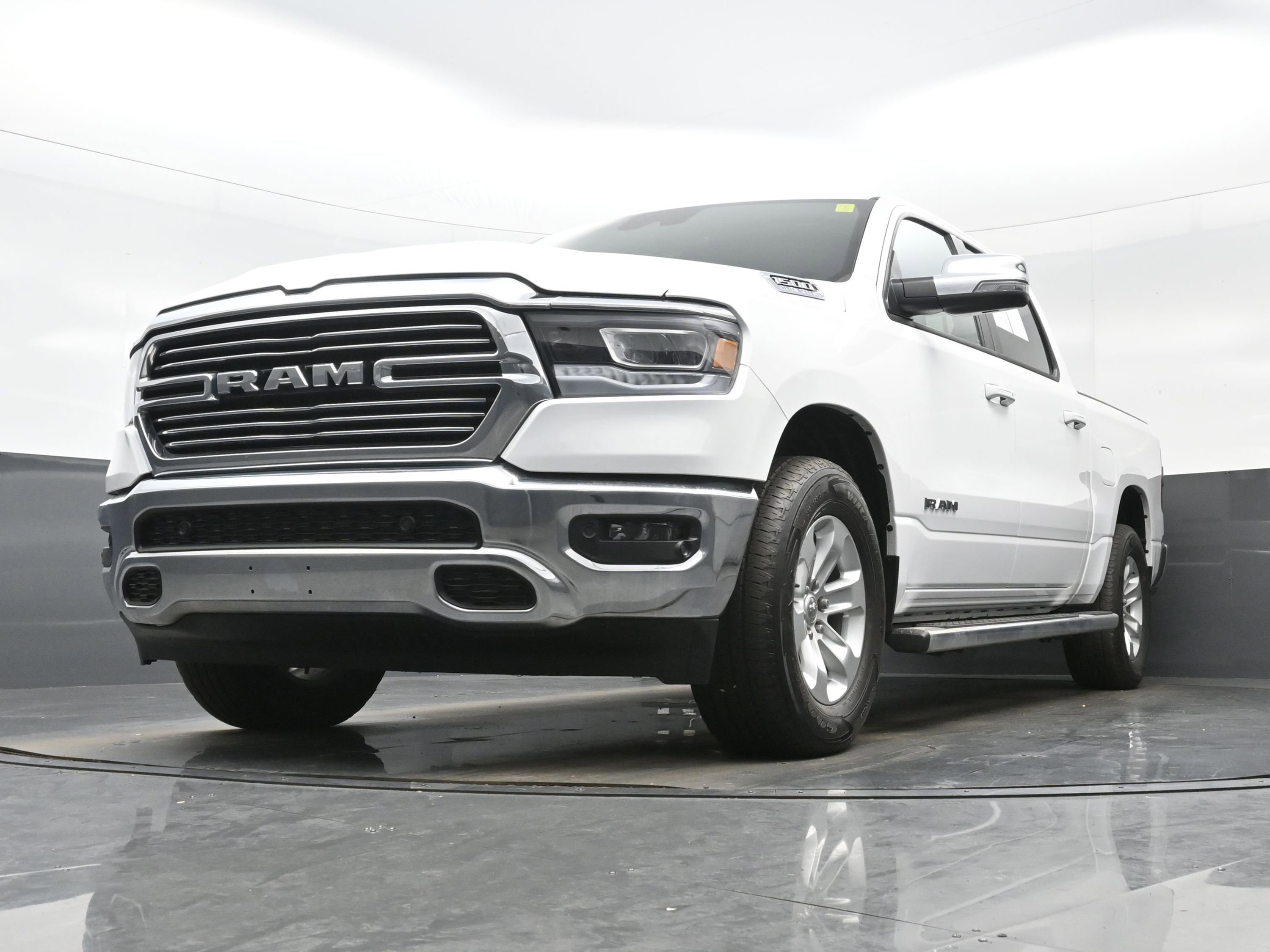Used 2023 RAM 1500 Laramie AWD/4WD image 26