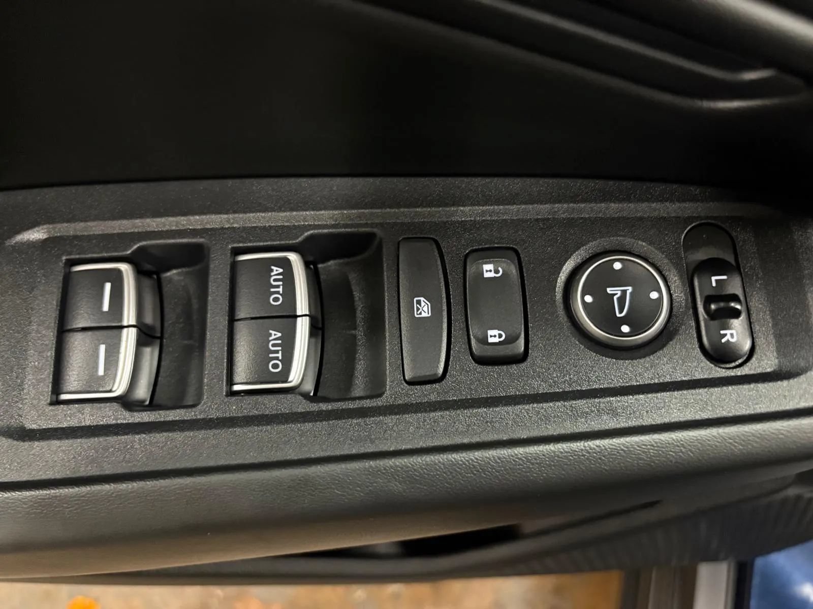 Used 2023 Honda Accord EX image 31