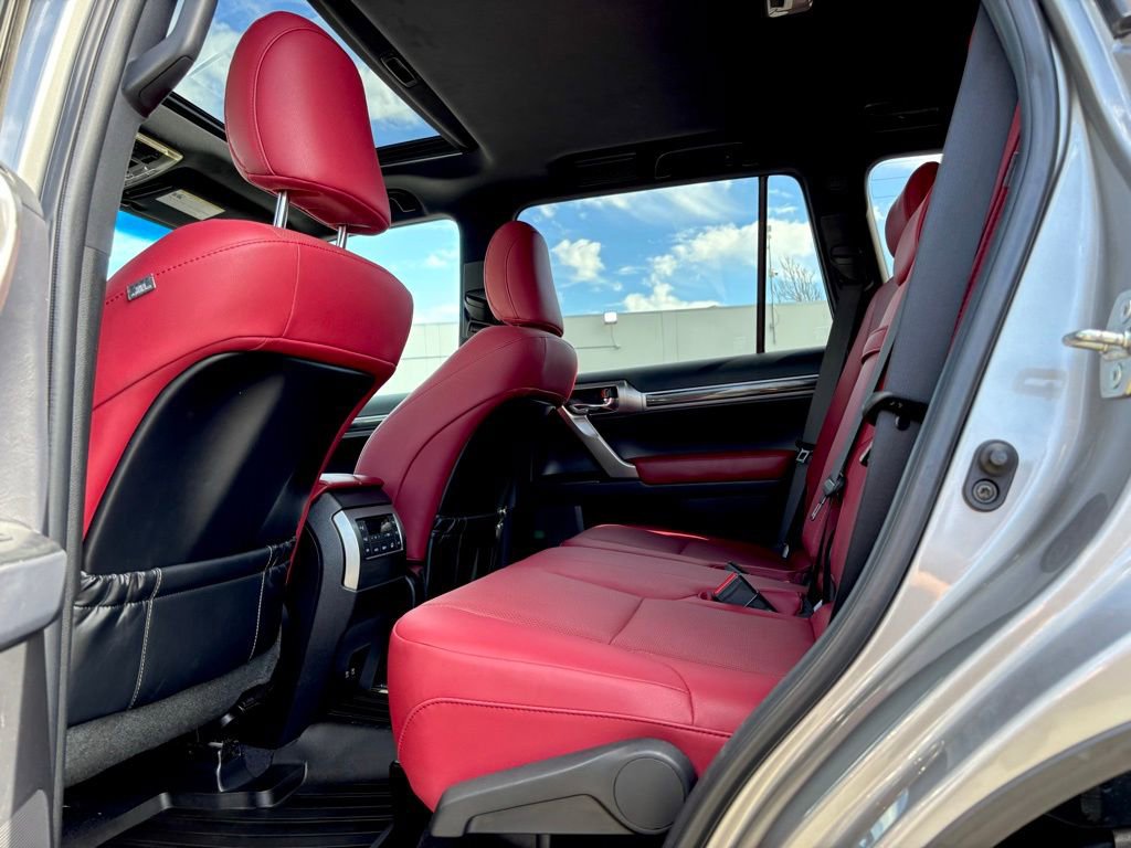 Used 2023 Lexus GX 460 Premium w/ Premium Package image 12